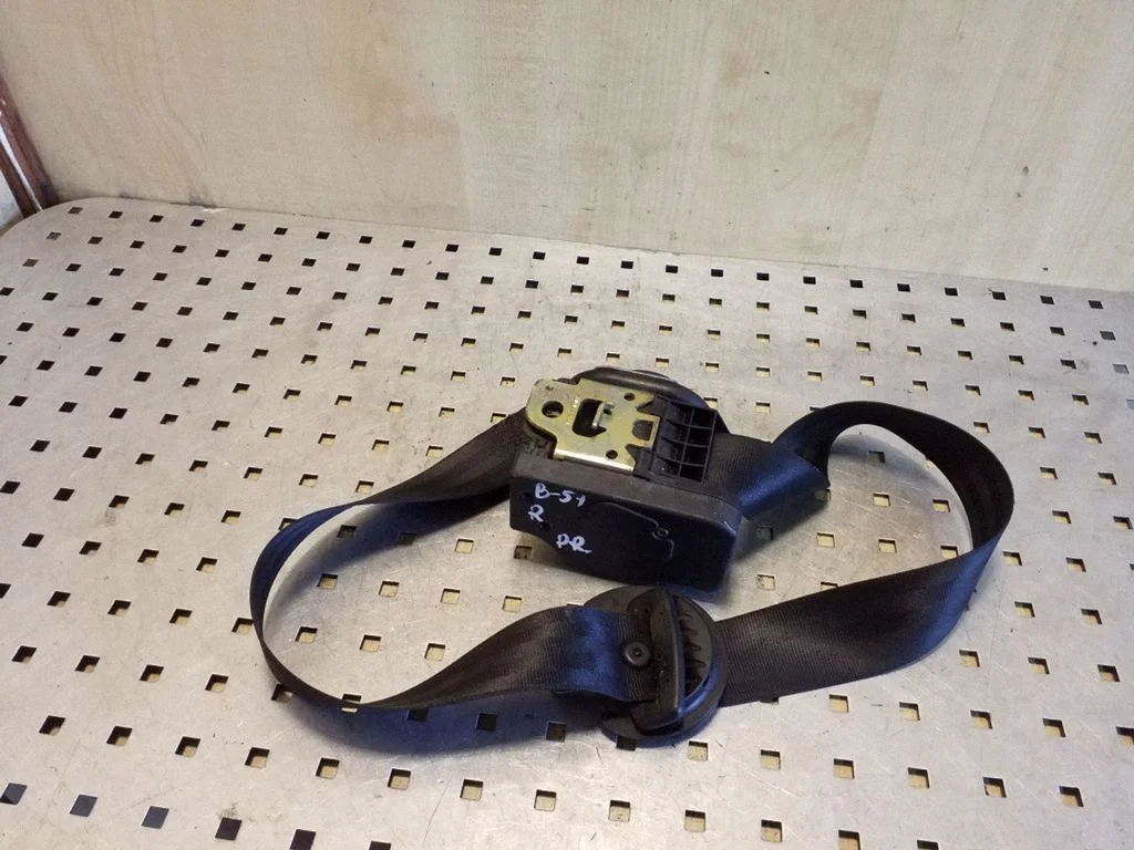 Front seatbelt 3B1857706D