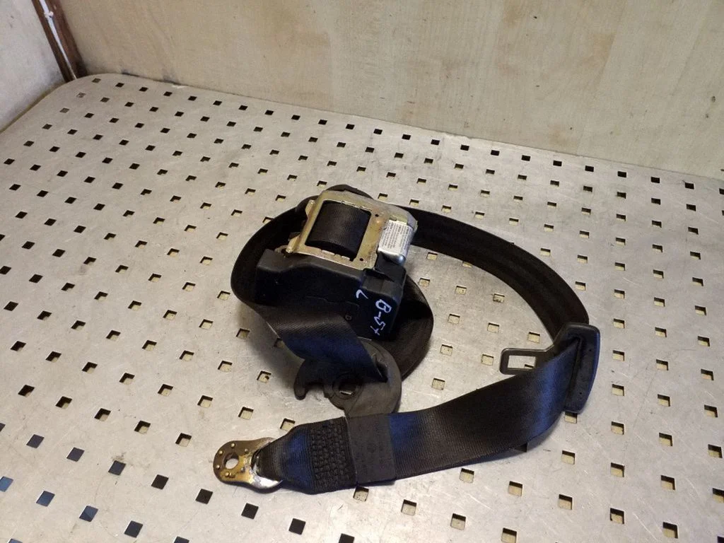 Front seatbelt 3B1857705D