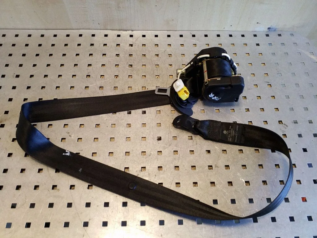 Front seatbelt 1T1857706