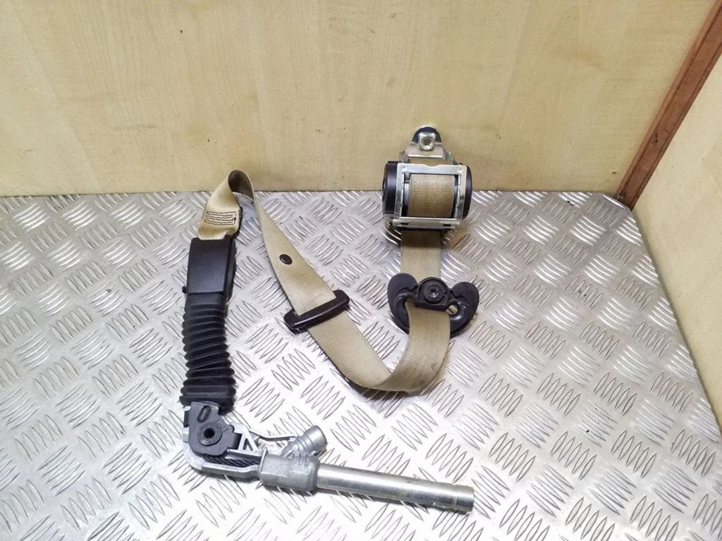 Front seatbelt 601392400A