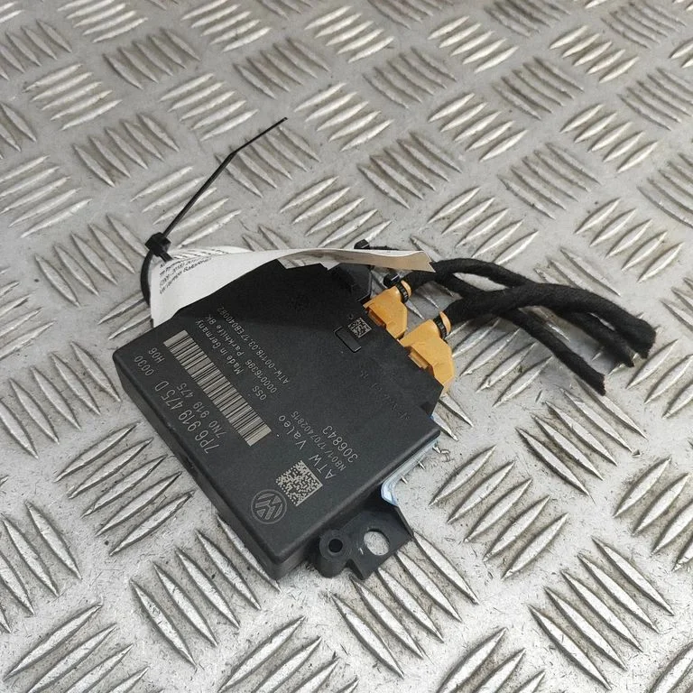 Parkošanās (PDC) sensoru vadības bloks – Volkswagen Touareg II (2010-2018)