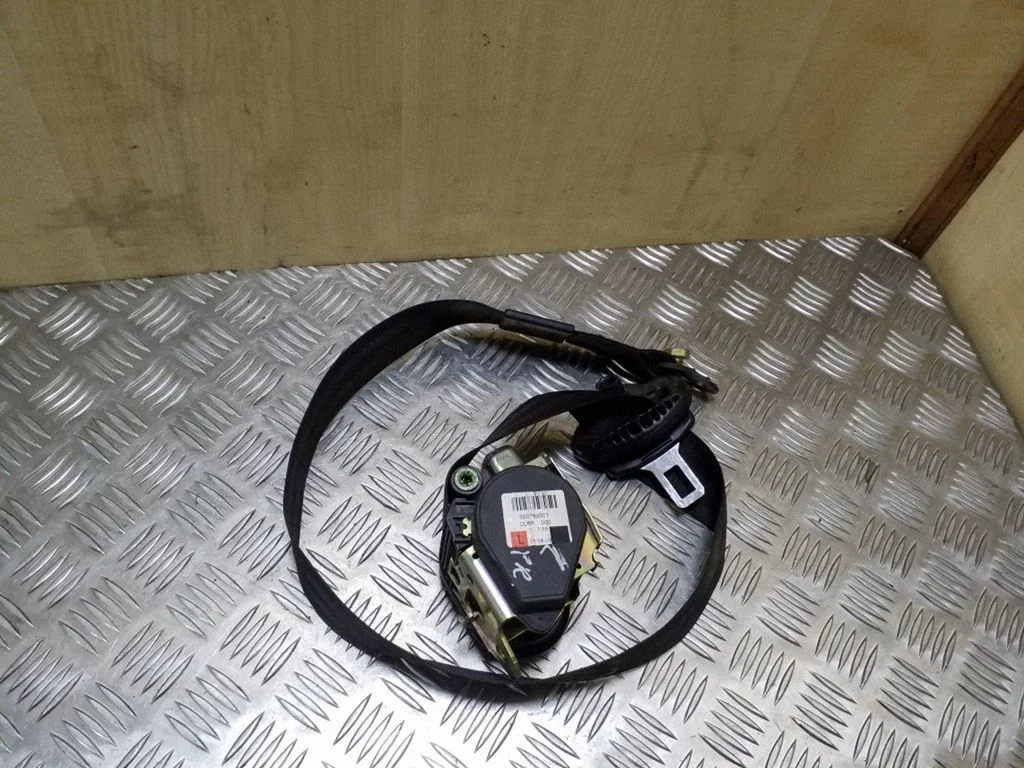 Front seatbelt 8Z2857705