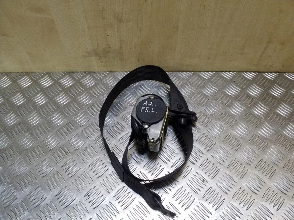 Front seatbelt 8Z2857705