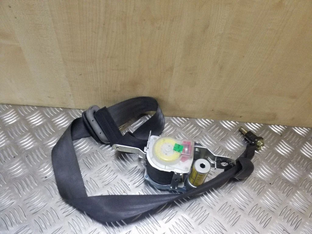 Front seatbelt – KIA Sorento (2002-2009)