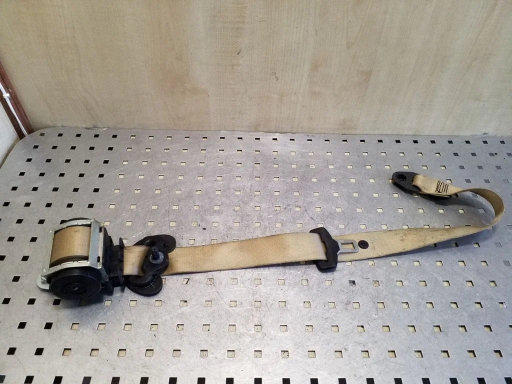Front seatbelt 601629600