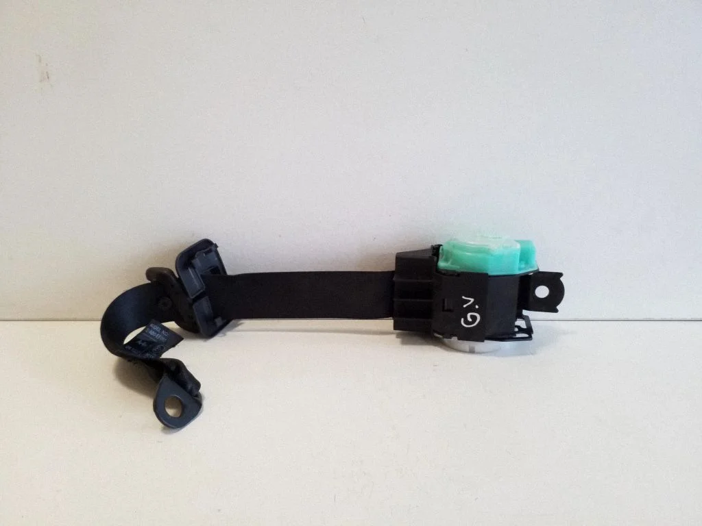 Middle seatbelt (rear) 7335005042
