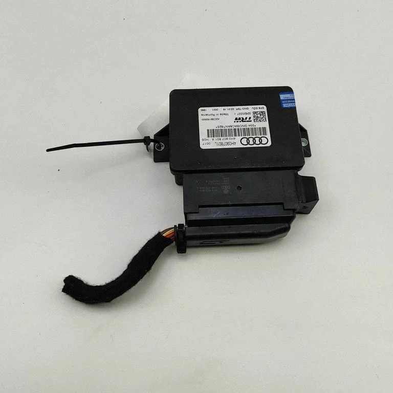 Aizmugurējo bremžu (EMF) vadības bloks 4H0907801A