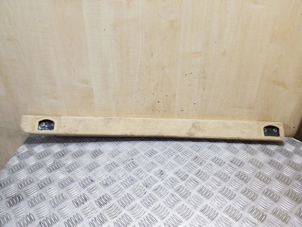 Kita bagažinės apdailos detalė