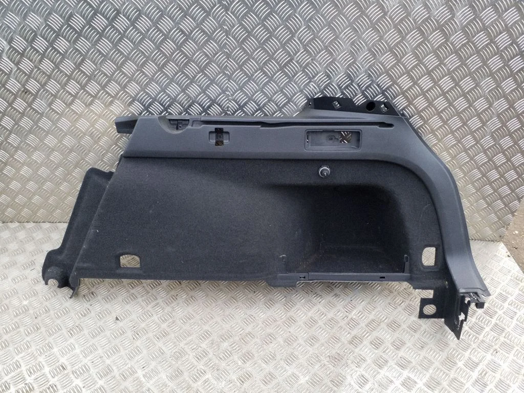 Boczny panel tapicerki bagażnika – Volkswagen Passat B7 USA (2012-2019)