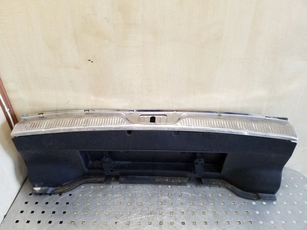 Trunk/boot sill cover protection 3T5863459