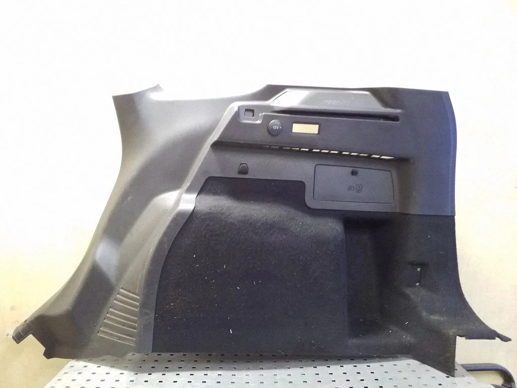 Pagasiruumi külje viimistluspaneel CV44S31012AKW