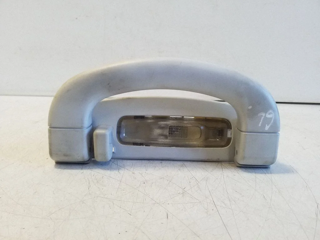 Tagumine lae käepide D817