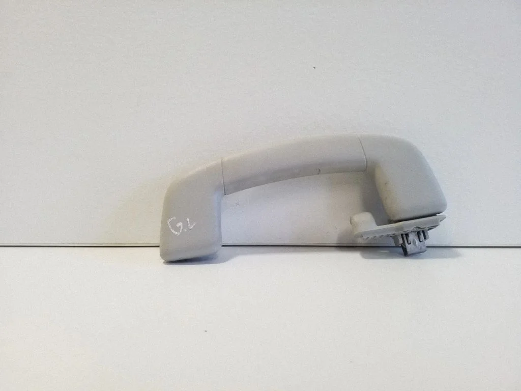 Tagumine lae käepide 3V0857643