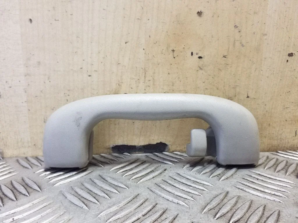 Rear interior roof grab handle – Opel Astra H (2004-2012)