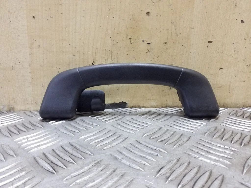 Rear interior roof grab handle 9112728
