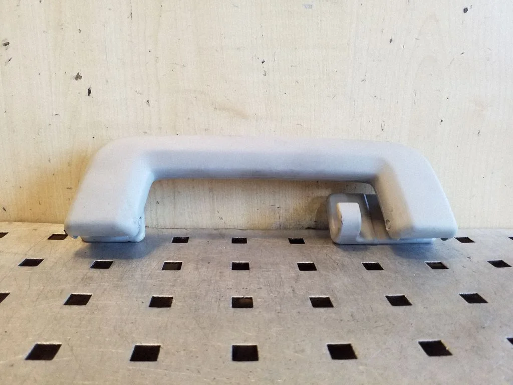 Tagumine lae käepide 8X23F045C96B