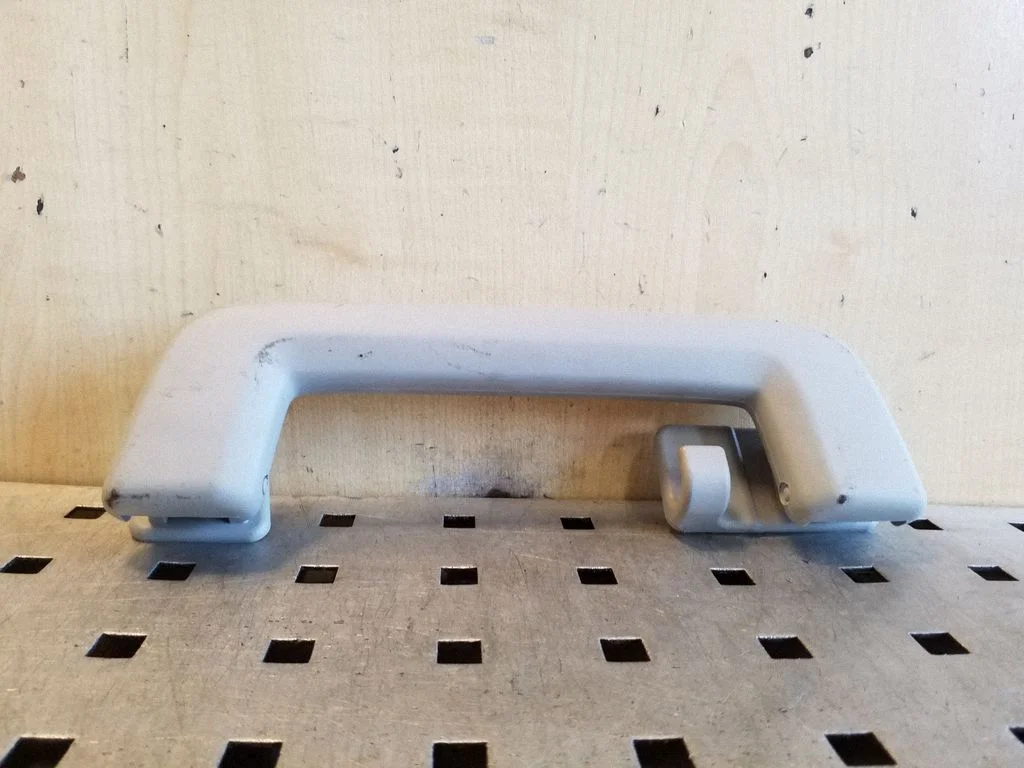 Tagumine lae käepide 8X23F045C96B