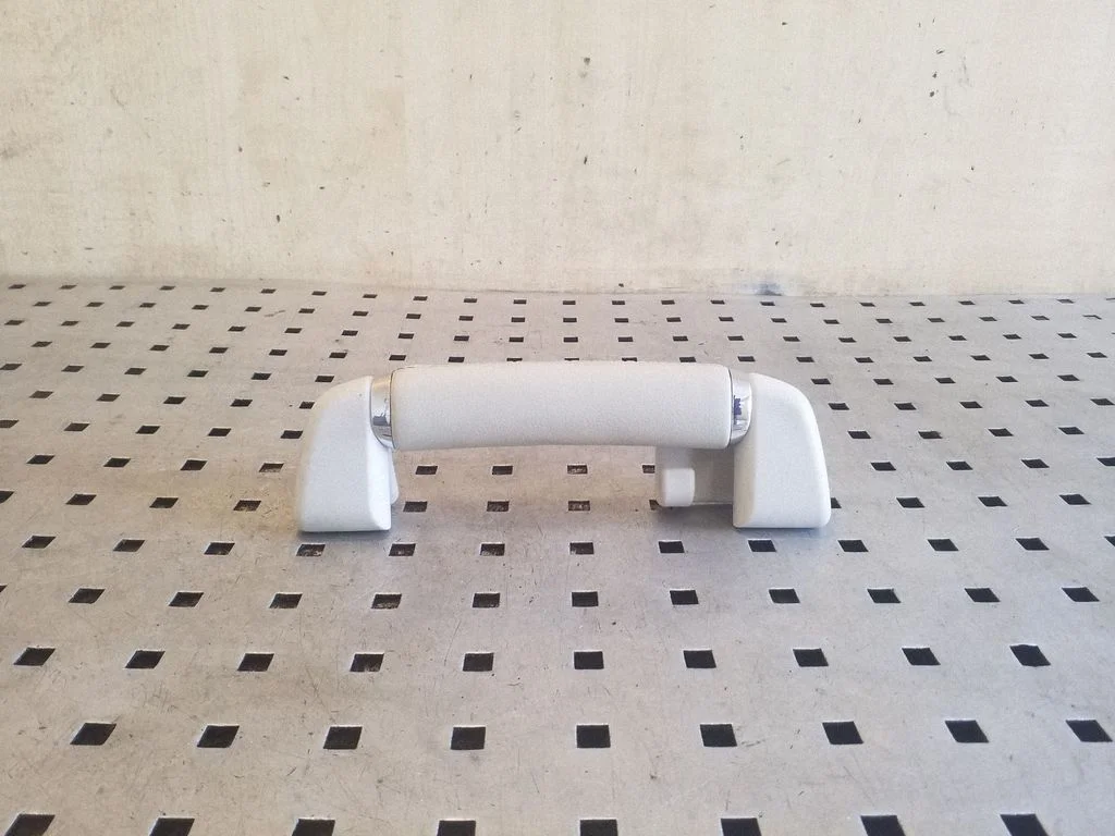 Rear interior roof grab handle – right