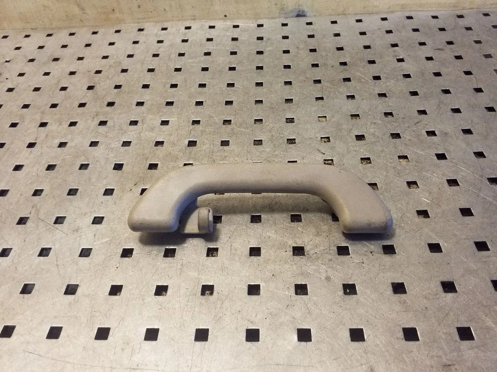 Rear interior roof grab handle – Subaru Outback (2004-2006)