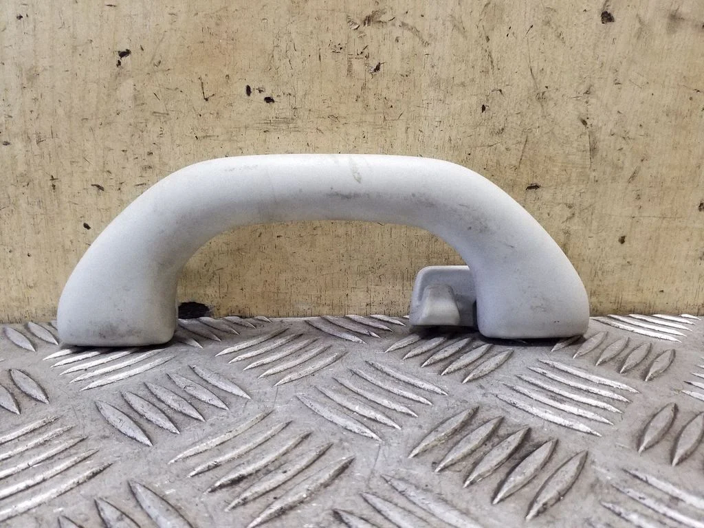 Tagumine lae käepide 6N0857607AA