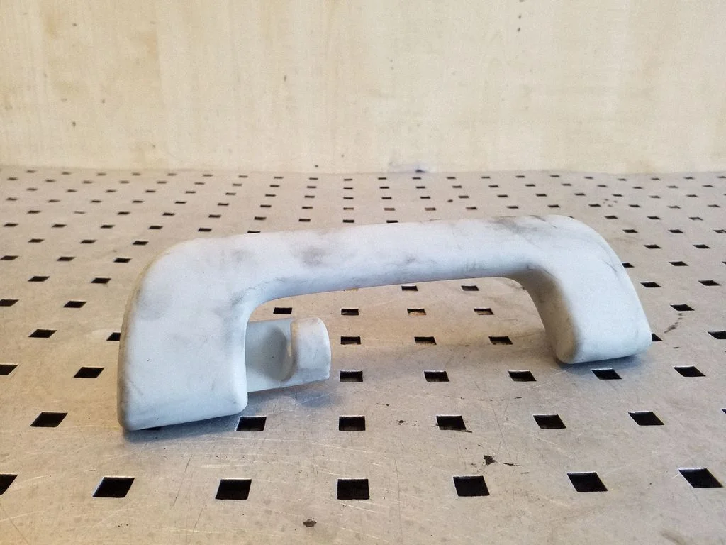 Rear interior roof grab handle – Audi A8 S8 D4 4H (2010-2016)