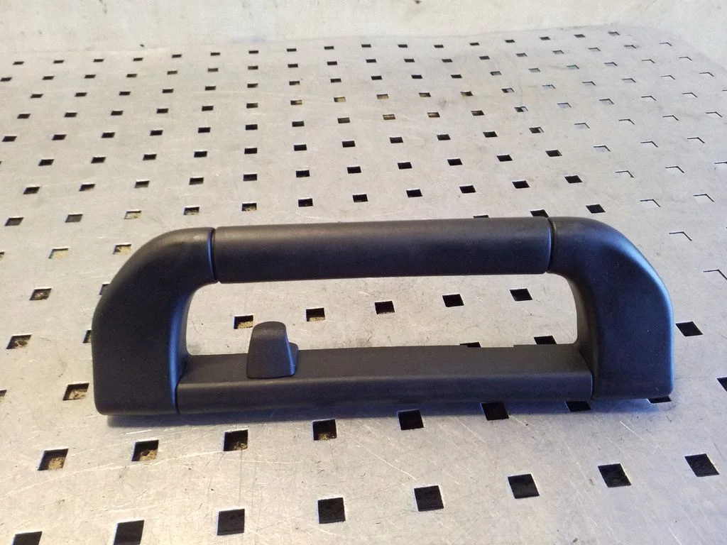 Rear interior roof grab handle 8257226