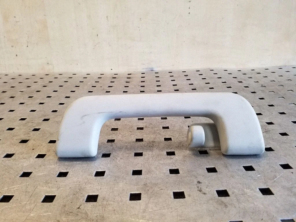 Rear interior roof grab handle 8K0857607C