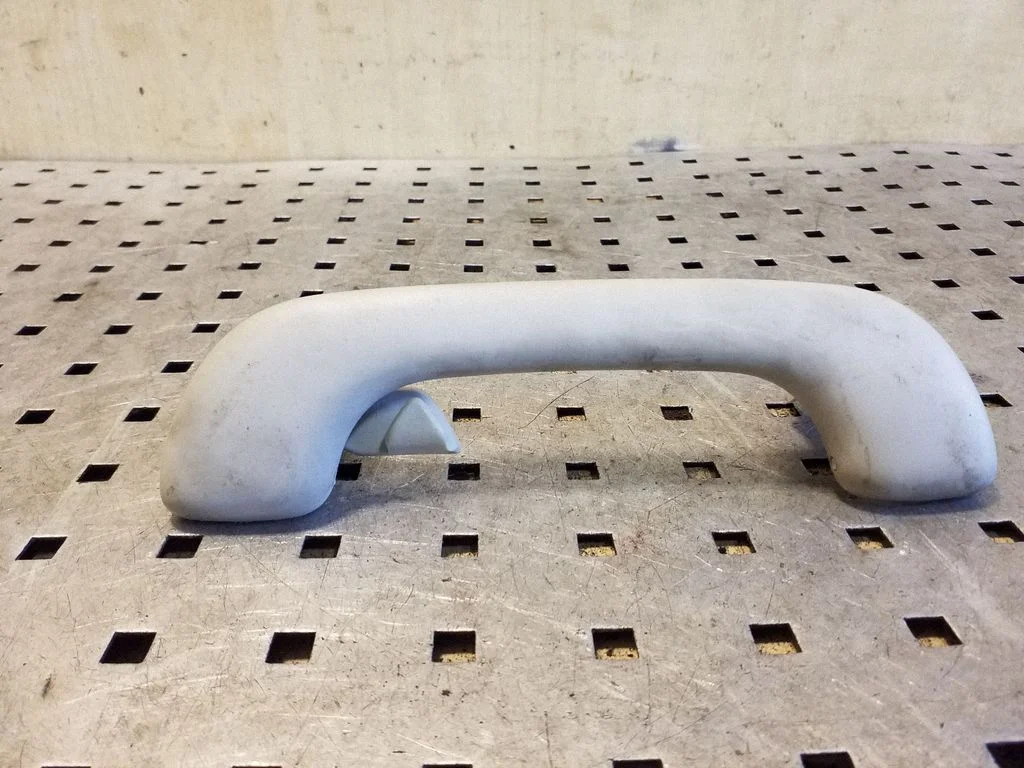 Rear interior roof grab handle 8200003209