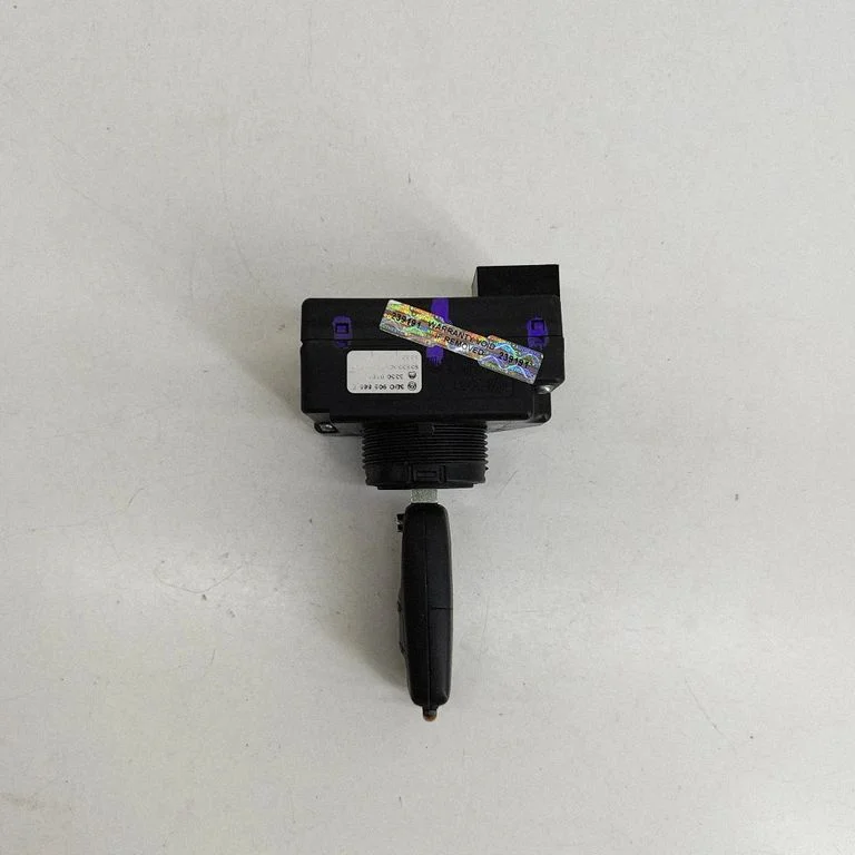 Ignition lock – Volkswagen Touareg I (2002-2010)