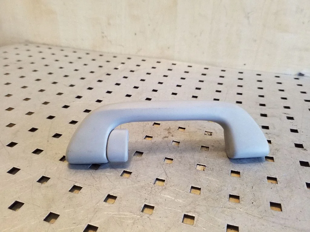Rear interior roof grab handle – rear left