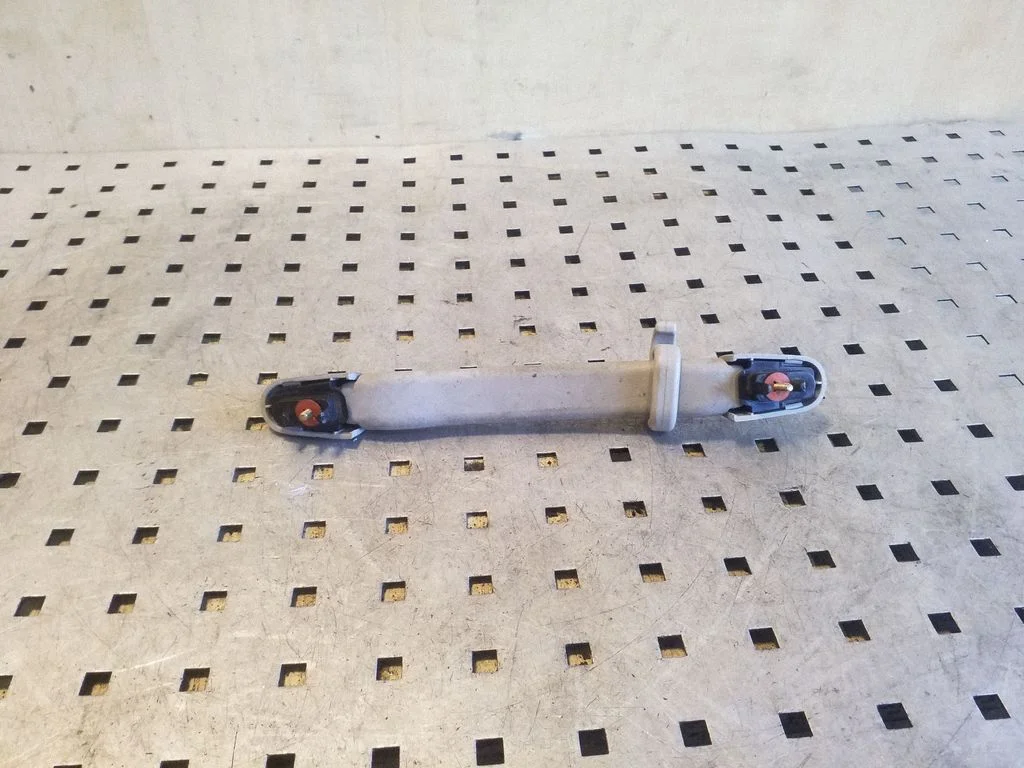 Rear interior roof grab handle