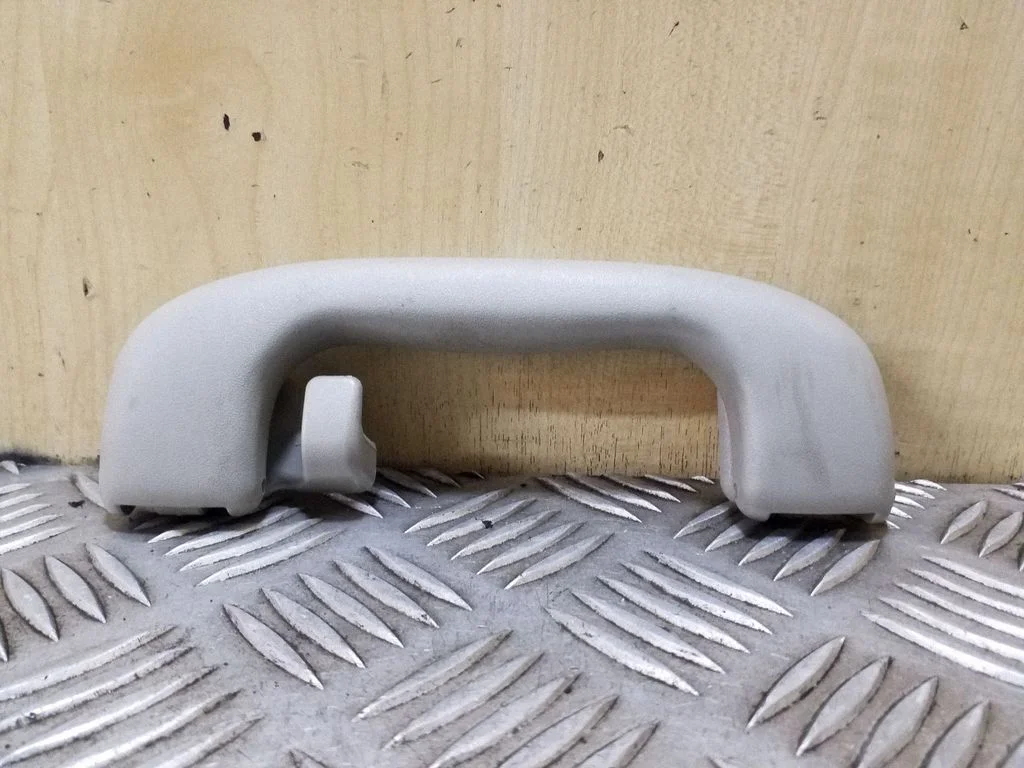 Rear interior roof grab handle – Opel Insignia A (2008-2017)
