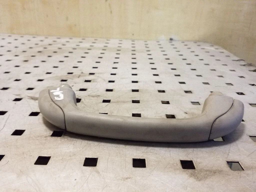 Uchwyt sufitowy tylny – Toyota Yaris Verso (1999-2005)