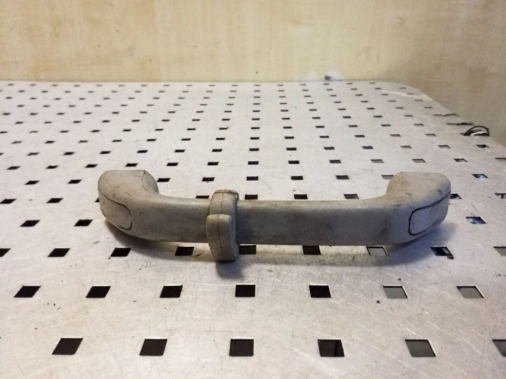 Rear interior roof grab handle – Opel Frontera B (1998-2004)