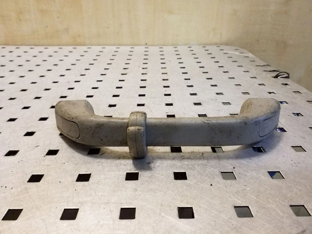 Rear interior roof grab handle – Opel Frontera B (1998-2004)