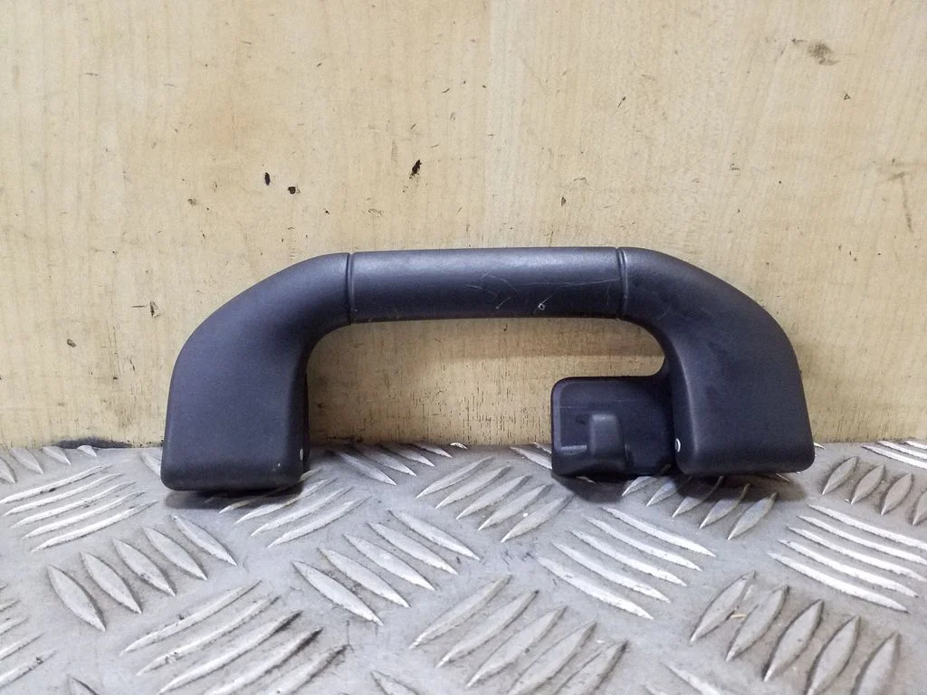 Tagumine lae käepide A2048100151