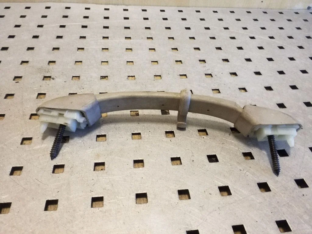 Rear interior roof grab handle – Peugeot 307 (2001-2005)