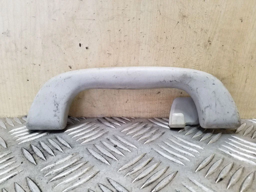 Rear interior roof grab handle – right