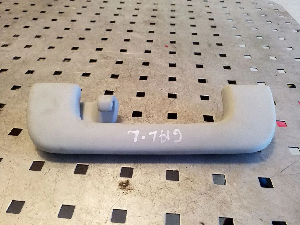 Rear interior roof grab handle – Audi A8 S8 D4 4H (2010-2016)
