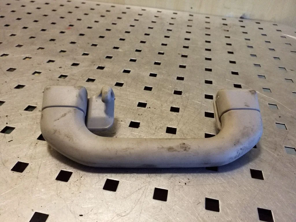 Rear interior roof grab handle A2038100551