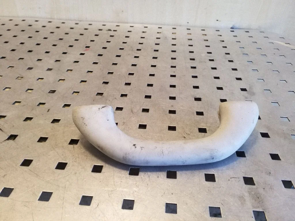 Rear interior roof grab handle 6N0857607T