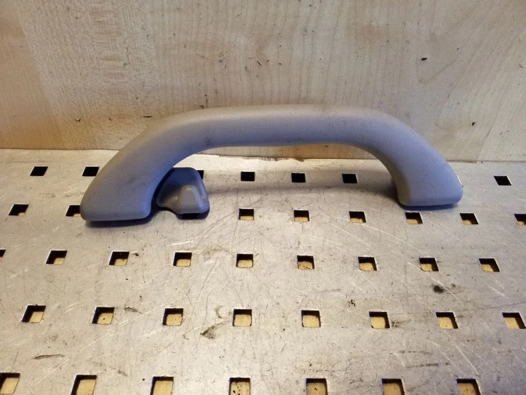 Rear interior roof grab handle 8D0857608C