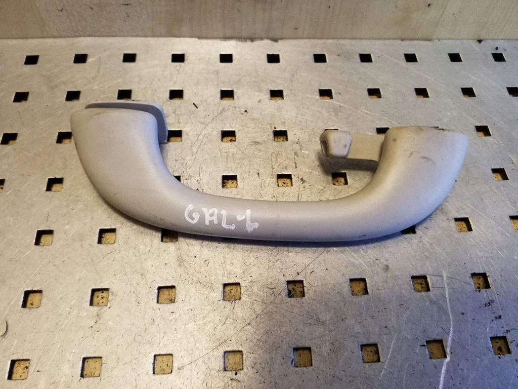 Rear interior roof grab handle