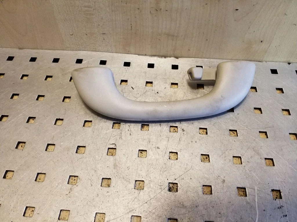 Rear interior roof grab handle
