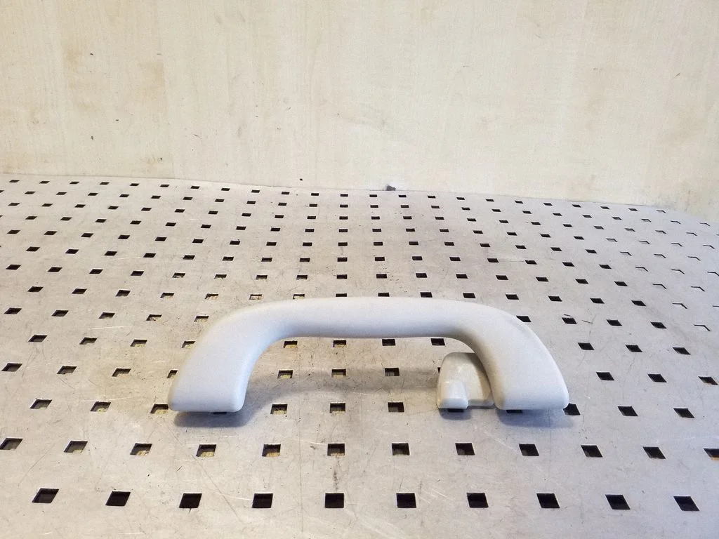 Rear interior roof grab handle – right
