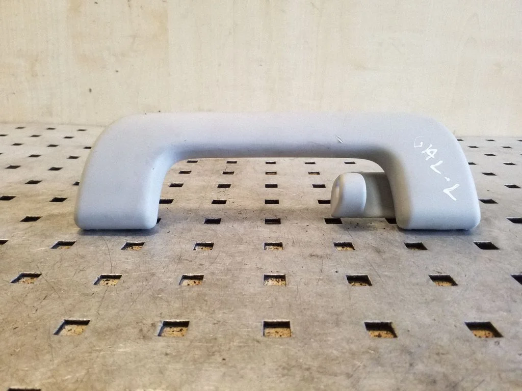 Rear interior roof grab handle 8K0857607B