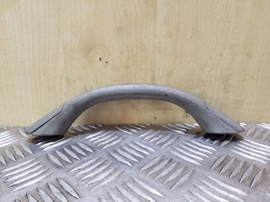 Rear interior roof grab handle 739400F000