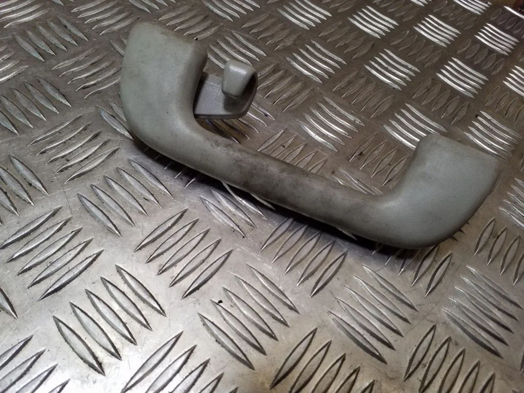 Rear interior roof grab handle 7461005130