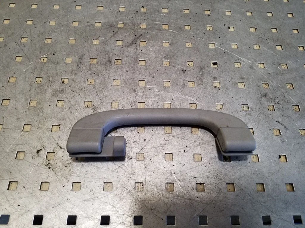 Rear interior roof grab handle – BMW 3 Series E90 E91 (2005-2012)