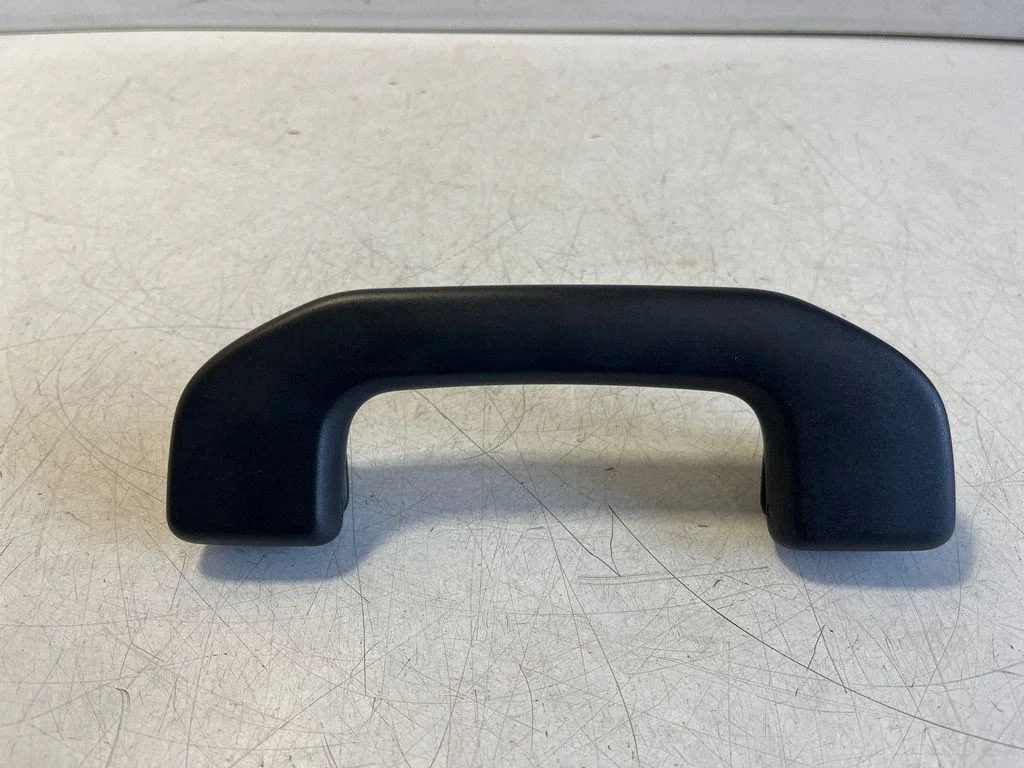 Rokturis priekšējais – Mercedes-Benz EQC (2019-)
